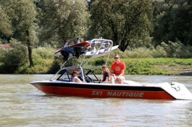 BARCA SECOND HAND 1991 CORRECT CRAFT SKI NAUTIQUE