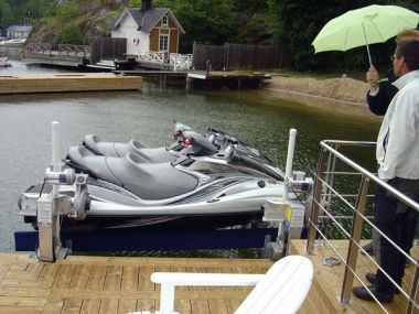 GOLDEN BOAT LIFTS PWC LIFT - SWIVEL SEAWALL MOUNT JS1500R